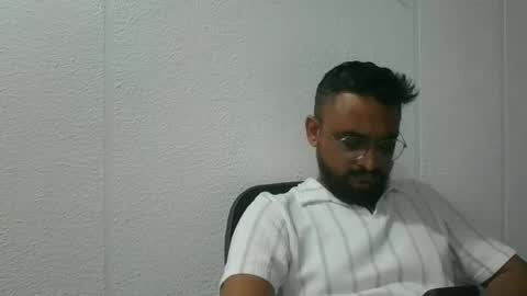 Snapshot of indianlover1433 chatting on September 25, 5:22 am Indian lover online show from September 25, 5:22 am