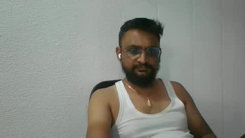 Snapshot of indianlover1433 chatting on October 9, 9:29 am Indian lover online show from October 9, 9:29 am