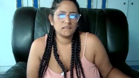 Snapshot of indianplaygal69 chatting on February 24, 12:26 pm Indianpalgal69 online show from February 24, 12:26 pm