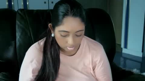 Snapshot of indianplaygal69 chatting on September 23, 6:16 am Indianpalgal69 online show from September 23, 6:16 am
