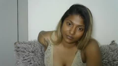 Snapshot of indianqtpie6 chatting on October 14, 6:52 pm indianqtpie6 online show from October 14, 6:52 pm