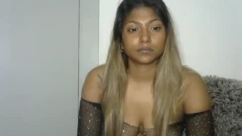 Snapshot of indianqtpie6 chatting on October 27, 5:44 am indianqtpie6 online show from October 27, 5:44 am