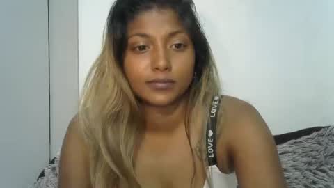 Snapshot of indianqtpie6 chatting on November 21, 6:23 am indianqtpie6 online show from November 21, 6:23 am