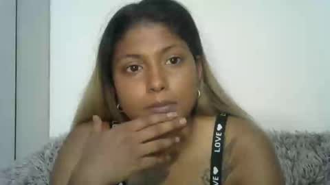 Snapshot of indianqtpie6 chatting on December 15, 6:17 am indianqtpie6 online show from December 15, 6:17 am