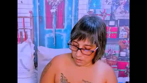 indianroxy27 online show from December 21, 3:41 pm