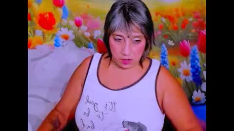 indianroxy27 online show from March 15, 12:05 am