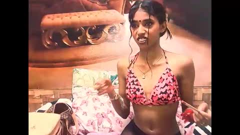 Snapshot of indiansexyslender4u2luv chatting on September 16, 7:09 am indiansexyslender4u2luv online show from September 16, 7:09 am