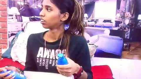 Snapshot of indiansexyslender4u2luv chatting on November 24, 5:29 am indiansexyslender4u2luv online show from November 24, 5:29 am