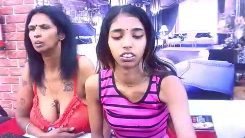 Snapshot of indiansexyslender4u2luv chatting on November 25, 5:40 am indiansexyslender4u2luv online show from November 25, 5:40 am