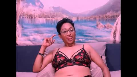 Snapshot of indianspicy69 chatting on December 20, 5:36 am Shreya online show from December 20, 5:36 am