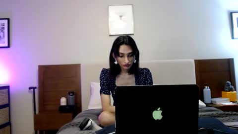 Snapshot of indiantransgirlillinois chatting on March 2, 6:27 am Indiantransgirlillinois online show from March 2, 6:27 am