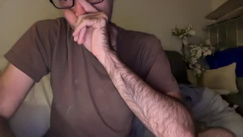 Snapshot of indiscriminator chatting on December 9, 4:01 am just1dude online show from December 9, 4:01 am