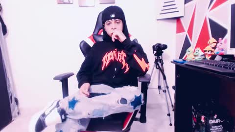 Snapshot of indomitablebeast chatting on February 14, 5:19 am matias online show from February 14, 5:19 am