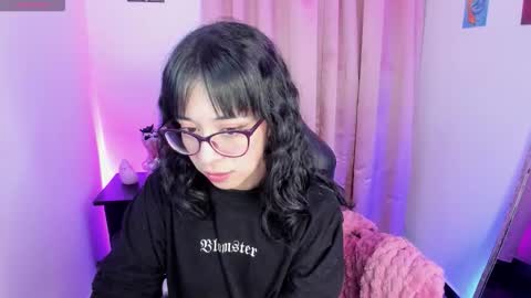 Snapshot of indra_cam chatting on November 6, 3:51 am Diana online show from November 6, 3:51 am