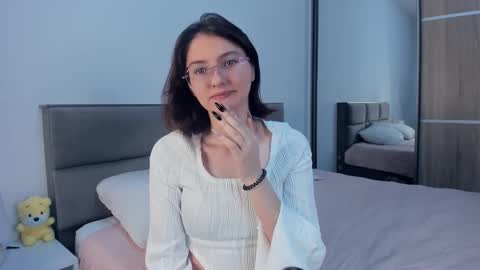 Kira online show from November 17, 4:18 am