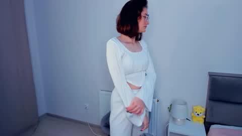 Kira online show from November 21, 4:11 am