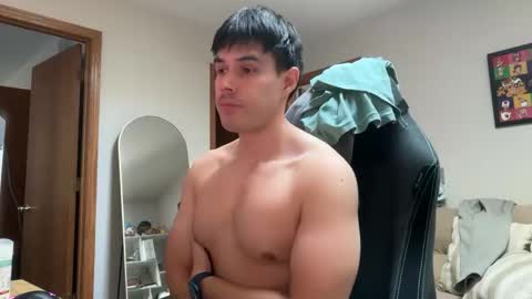 Lucas online show from November 14, 8:40 pm