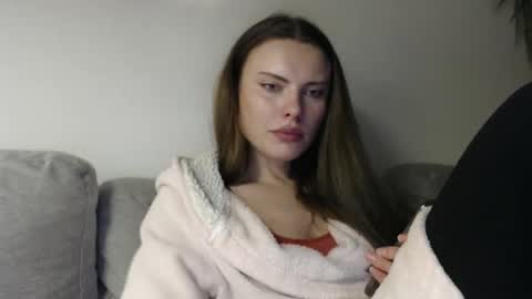 Snapshot of infinitiq45 chatting on February 6, 7:18 pm Sweet girl online show from February 6, 7:18 pm