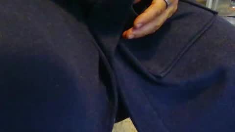 Hanging Out online show from November 23, 11:54 am