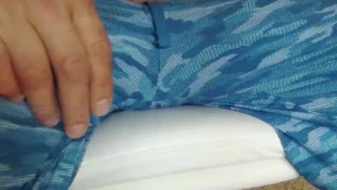 Hanging Out online show from December 4, 12:53 am