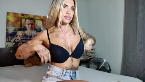 Snapshot of inna_sense chatting on October 25, 5:08 pm inna_sense online show from October 25, 5:08 pm