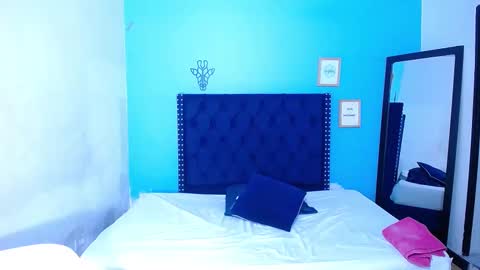 innocent_sexybaby online show from October 7, 8:17 pm