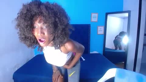 innocent_sexybaby online show from October 27, 8:13 pm