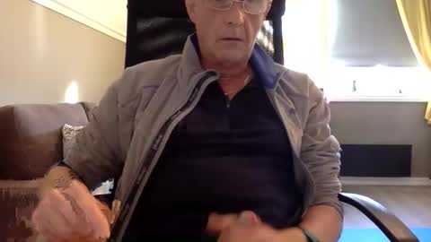 insignia20 online show from September 23, 8:39 am