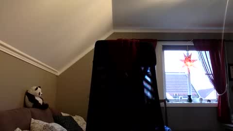 insignia20 online show from December 4, 11:52 am