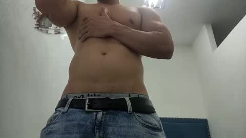 INSTAGRAM  camilodlx online show from December 16, 7:30 pm