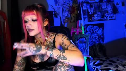 Insunnity666 online show from April 2, 9:01 pm