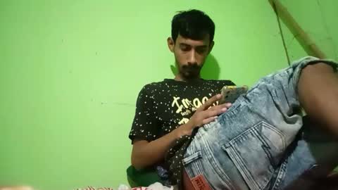 interne8famous online show from October 5, 11:41 am