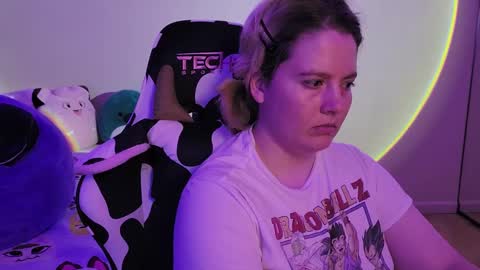 Snapshot of internetfairy_xo chatting on December 14, 11:12 pm Faye online show from December 14, 11:12 pm