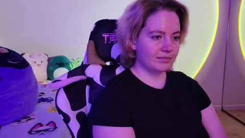 Snapshot of internetfairy_xo chatting on January 20, 10:07 am Faye online show from January 20, 10:07 am