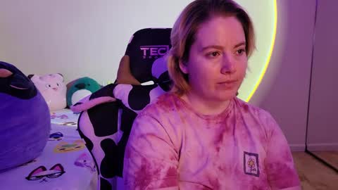 Snapshot of internetfairy_xo chatting on January 28, 5:32 am Faye online show from January 28, 5:32 am