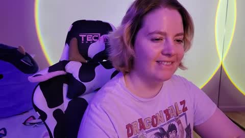 Snapshot of internetfairy_xo chatting on February 21, 5:46 am Faye online show from February 21, 5:46 am