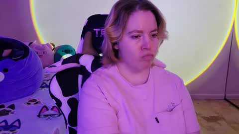 Snapshot of internetfairy_xo chatting on February 27, 7:12 am Faye online show from February 27, 7:12 am