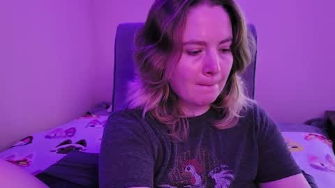 Snapshot of internetfairy_xo chatting on October 26, 8:53 am Faye online show from October 26, 8:53 am