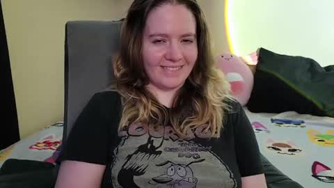 Snapshot of internetfairy_xo chatting on May 15, 1:34 am Faye online show from May 15, 1:34 am