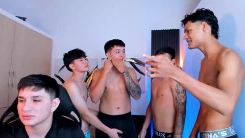 Snapshot of interracial_wallen chatting on November 5, 3:12 pm Damian Sam Jack Daniel and James online show from November 5, 3:12 pm