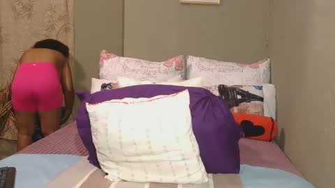 boniswa caroline online show from February 9, 9:52 pm