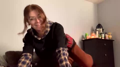 IntoTheWoodsWeGo online show from October 27, 2:04 am