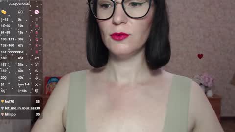 Snapshot of irenlarasani chatting on December 5, 9:17 am IrenLarasani online show from December 5, 9:17 am