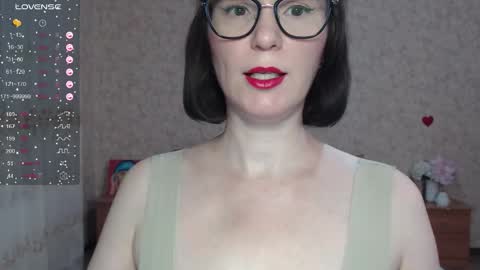 Snapshot of irenlarasani chatting on October 15, 6:02 am IrenLarasani online show from October 15, 6:02 am