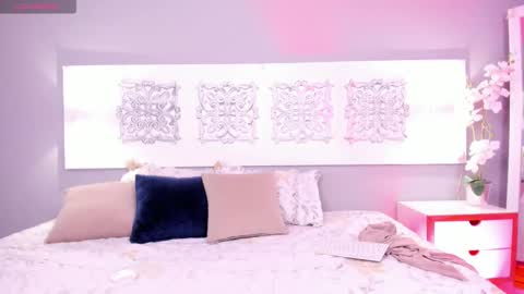 Snapshot of iriis_rosse chatting on September 24, 9:29 pm Iris Rosse online show from September 24, 9:29 pm