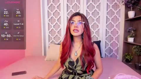 Snapshot of iriis_rosse chatting on October 2, 11:01 pm Iris Rosse online show from October 2, 11:01 pm