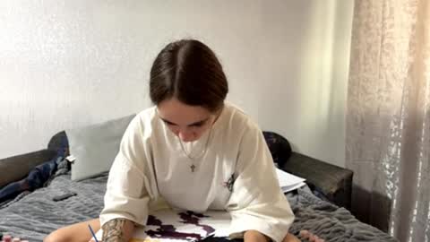 Evie online show from October 7, 9:28 am