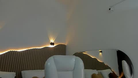 iris8_ online show from March 11, 7:31 pm