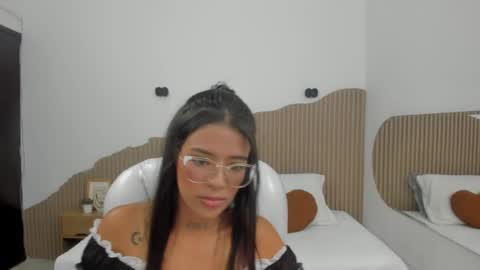 iris8_ online show from April 20, 7:15 pm