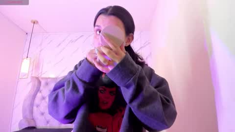 Snapshot of iris_77 chatting on September 29, 6:35 pm iris_77 online show from September 29, 6:35 pm